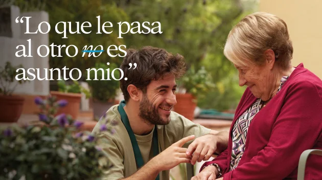 Texto: Lo que le pasa al otro no es asunto mío, con el 'no' tachado.